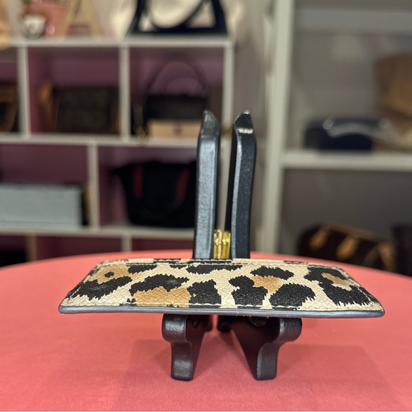 Kate Spade Cardholder EUC - Picture 6 of 12